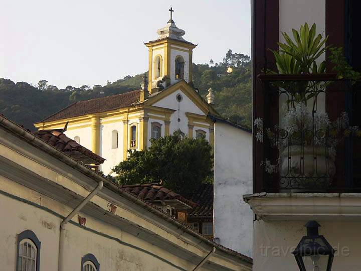 sa_br_ouro_preto_016.JPG - Auf dem Weg durch die Stadt erffnen sich einem immer neue Aussichten