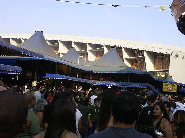 sa_br_rio_011.JPG - Stnde und Bhnen im Sambodromo von Rio de Janeiro