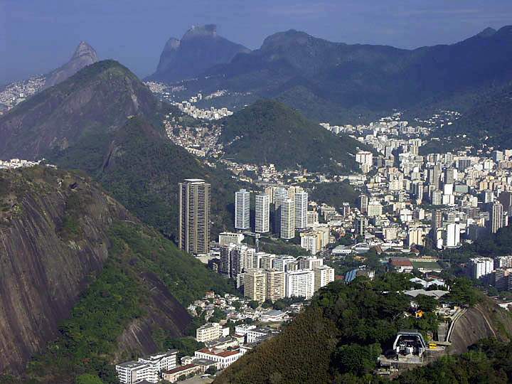 sa_br_rio_013.JPG - Blick in Rio de Janeiro vom Zuckerhut landeinwrts Richtung Leblon