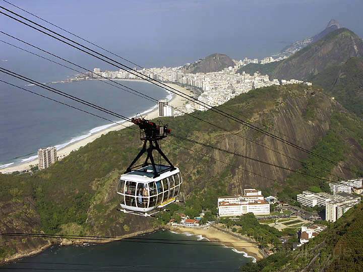 sa_br_rio_015.JPG - Die Seilbahn fhrt vom Praia Vermelha hoch zum Zuckerhut, Rio