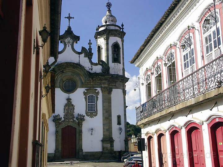 sa_br_sao_joan_004.JPG - Blick auf die Igreja de N.S. do Carmo in Sao Joao del Rei