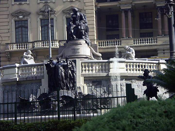 sa_br_sao_paulo_006.JPG - Brunnen vor dem Teatro Municipal