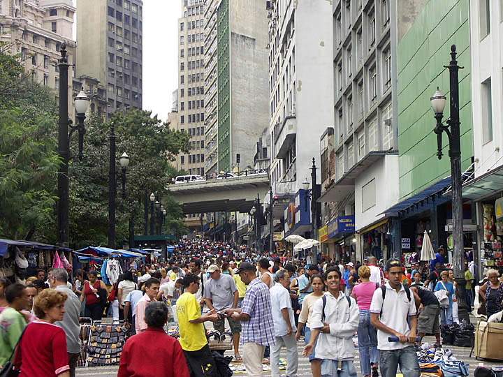 sa_br_sao_paulo_020.JPG - Und es gibt auch jede Menge Mrkte mit 'unechten Markenartikeln'