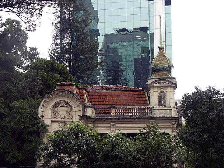 sa_br_sao_paulo_021.JPG - Ein typischer Gegensatz in der Avenida Paulista