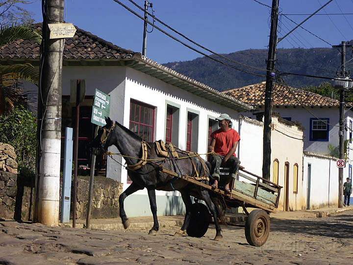 sa_br_tiradentes_001.JPG - Transportmittel, in dem fr den ffentlichen Verkehr gesperrten Tiradentes