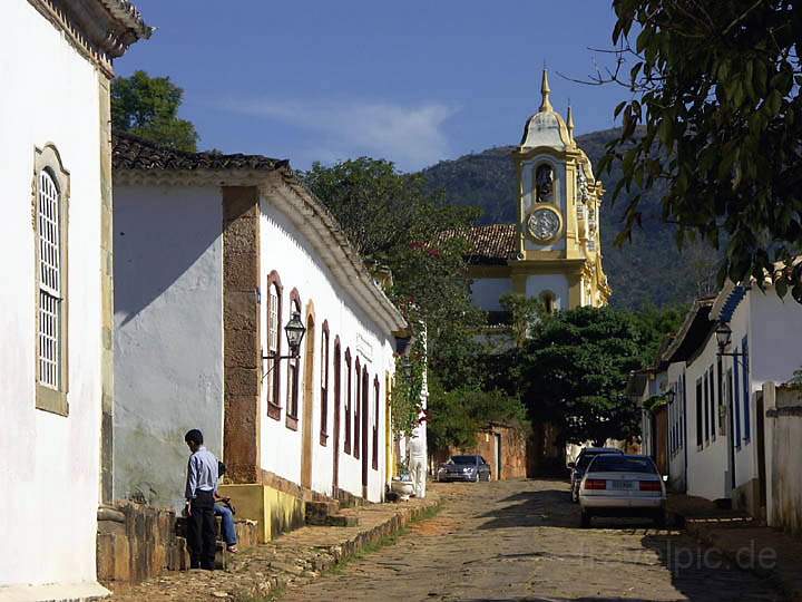 sa_br_tiradentes_003.JPG - Erster Blick auf die sehenswerte Matriz de Santo Antonio