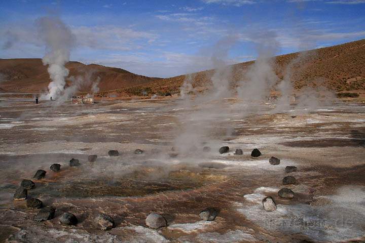 sa_cl_el_tatio_013.jpg - Einige der Wasserlcher am El Tatio Geysir sind periodisch