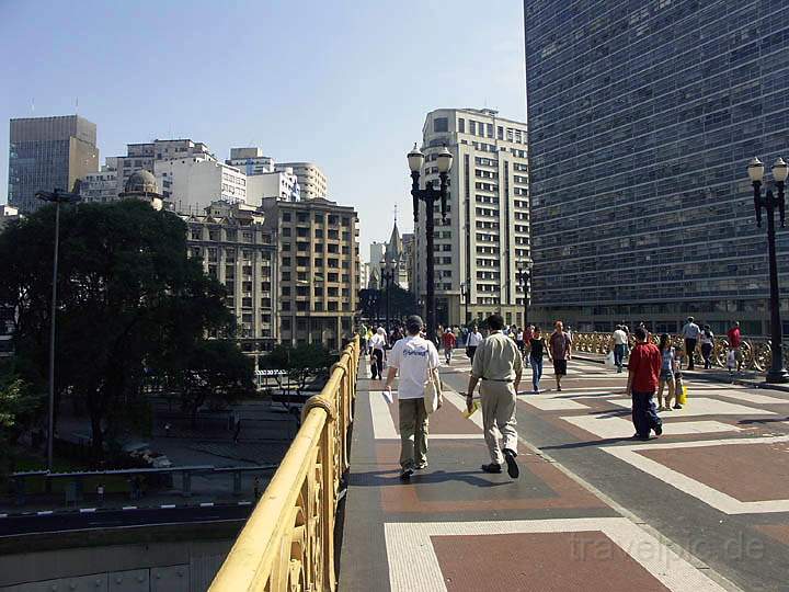 sa_br_sao_paulo_010.JPG - Viaduto Santa Ifigenia - eine Brcke als Fugngerzone